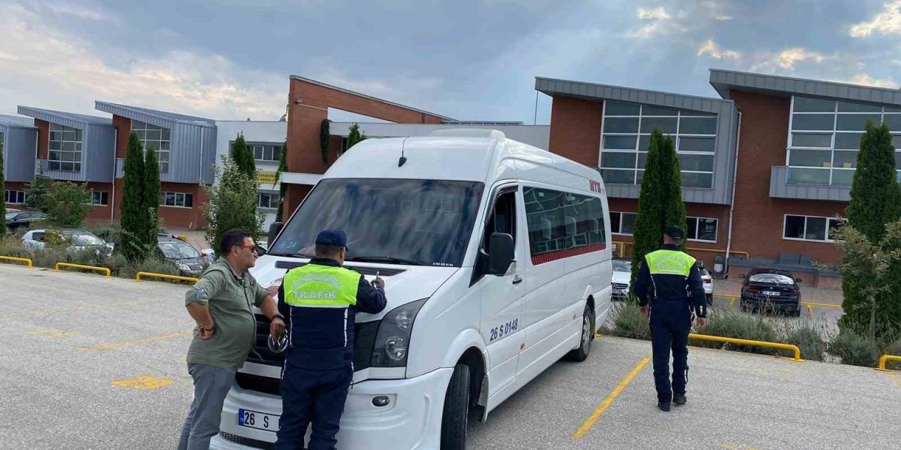 Jandarma ekiplerinden okul servislerine denetim