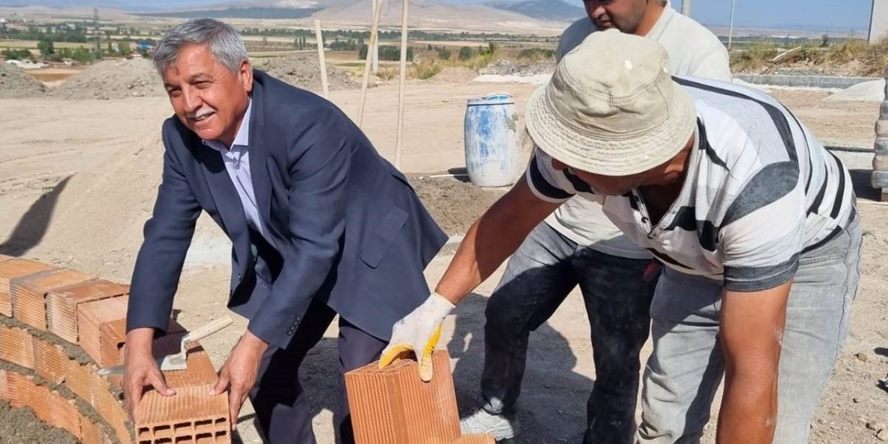 Altıntaş’ta Şehitler Parkı yapım çalışmalarına başlandı