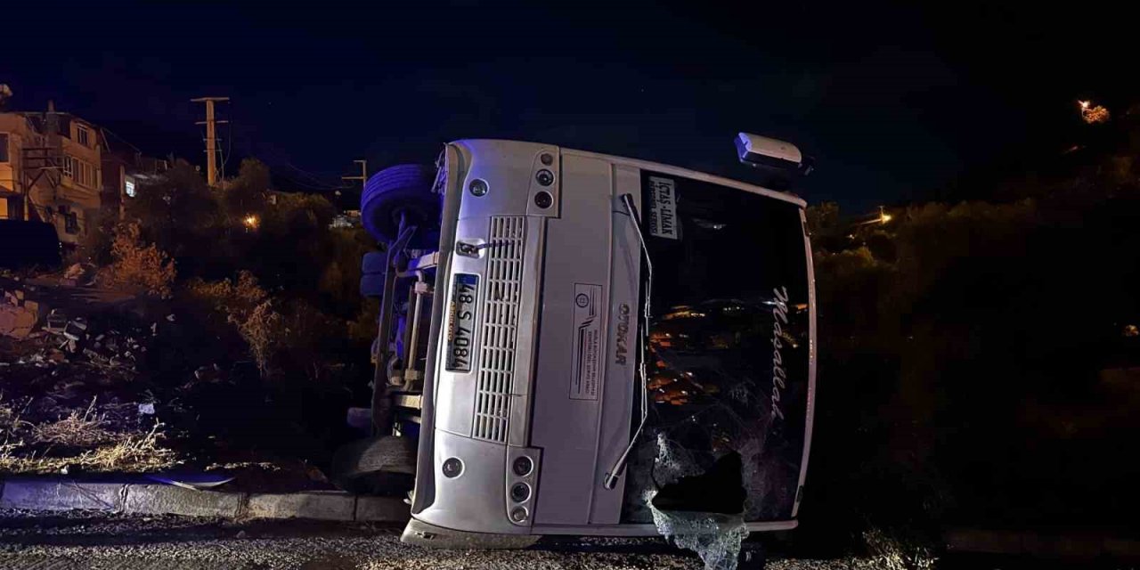 Park halindeki midibüs şarampole yuvarlandı: 1 yaralı