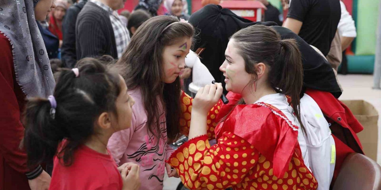 Nevşehir’de ‘Çocuk Şenliği’ renkli görüntülere sahne oldu