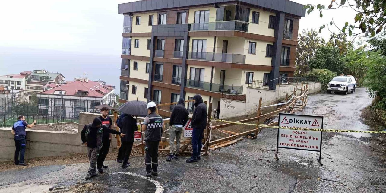 Ordu’da inşaat çalışmaları esnasında yolda göçük meydana geldi