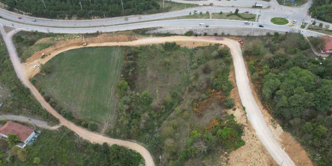 İzmit’te 3 sokak yola kavuşuyor