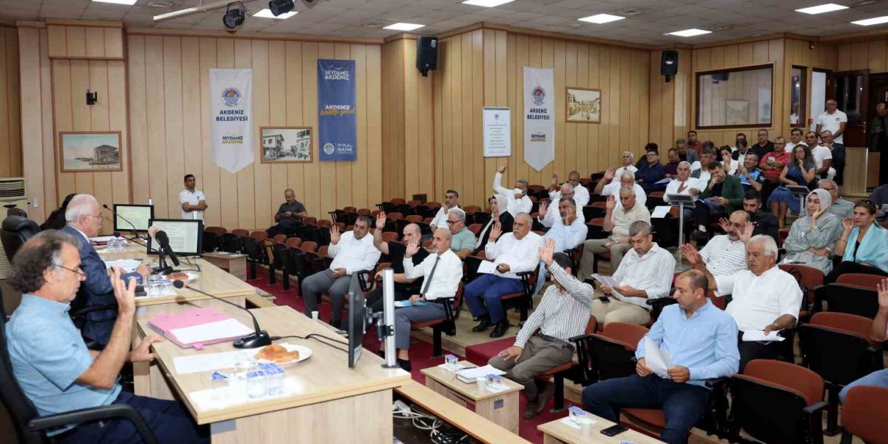 Akdeniz Belediyesinden üniversiteyi kazanan öğrencilere destek