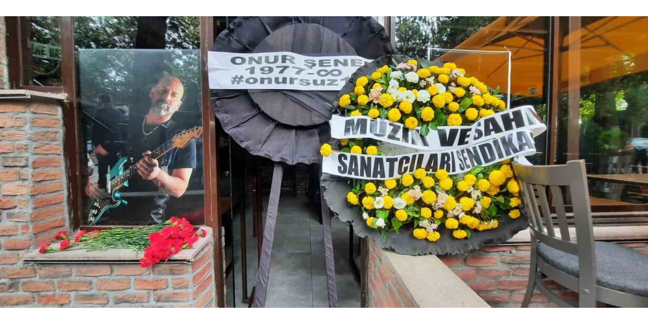 Müzisyen Onur Şener, ölümünün birinci yıl dönümünde anıldı