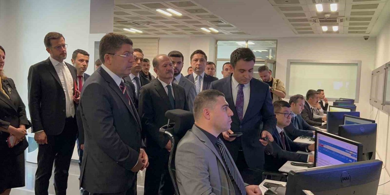 Bakan Tunç: "Ceza kurumlarında gerçekleştirdiğimiz fiziksel ve zihinsel dönüşümü dijital dönüşümle daha da ileriye taşıyoruz”