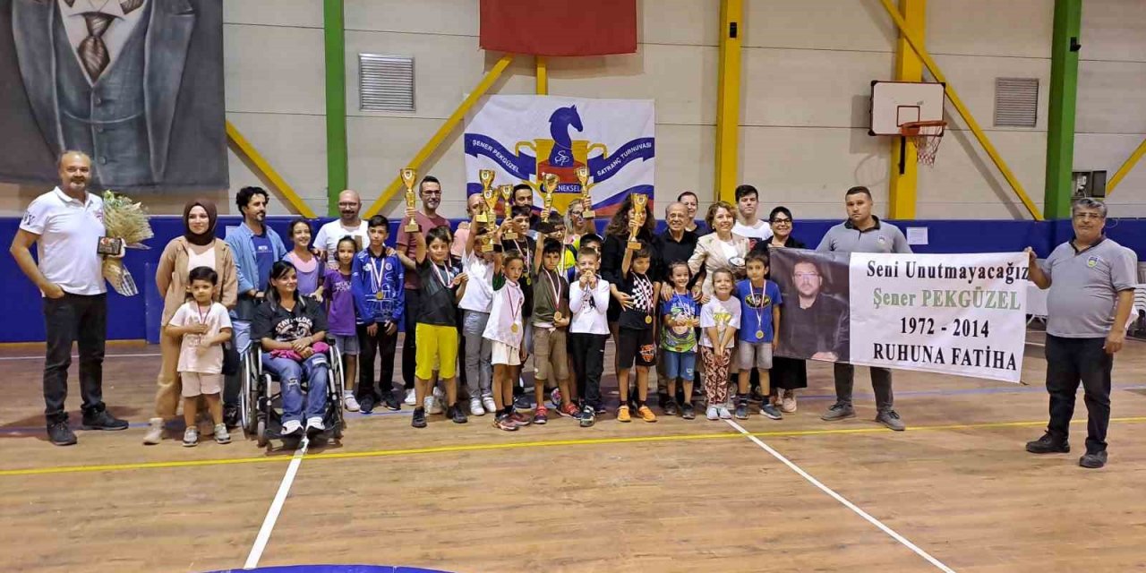 Aydınlı minikler düzenlenen turnuvada yarıştı