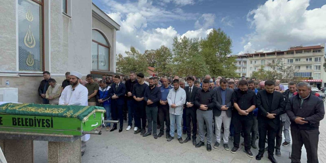 Yenice’de ormanlık alanda ölü bulunan sağlık personeli toprağa verildi