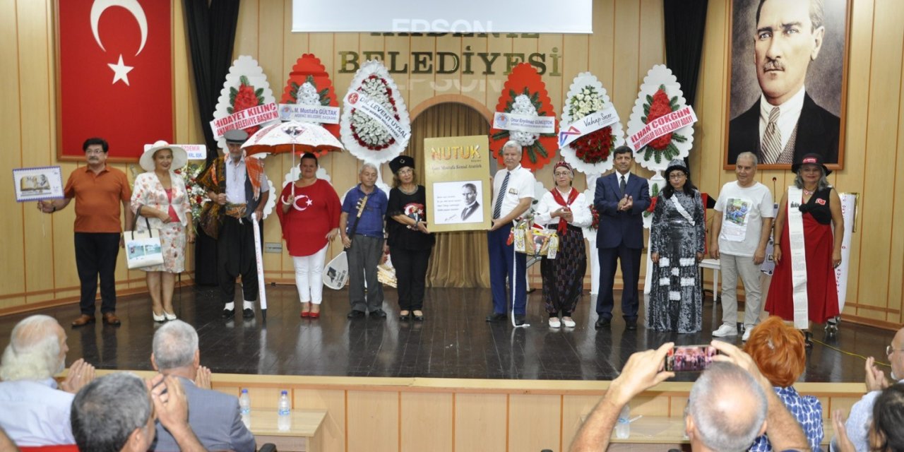 Mersin’de ’Edebiyat Defilesi’ ilgi gördü