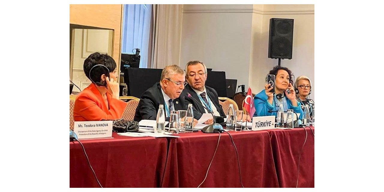 Maviş, “Dünya’daki krizlerden en çok çocuklar etkileniyor”