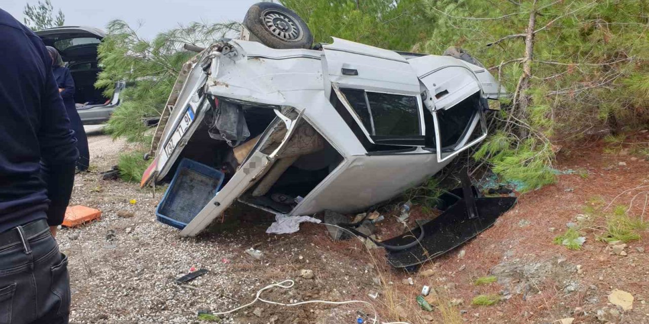 Direksiyonda uyuyakaldı, canını zor kurtardı