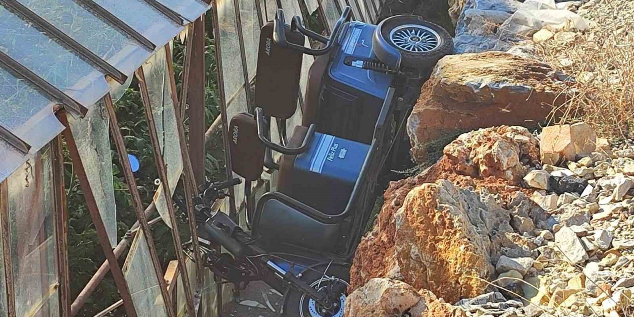 Alanya’da üç tekerli elektrikli bisiklet şarampole yuvarlandı: 1 yaralı