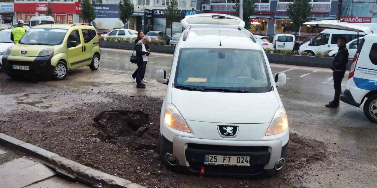 Sağanak yağmur hayatı felç etti