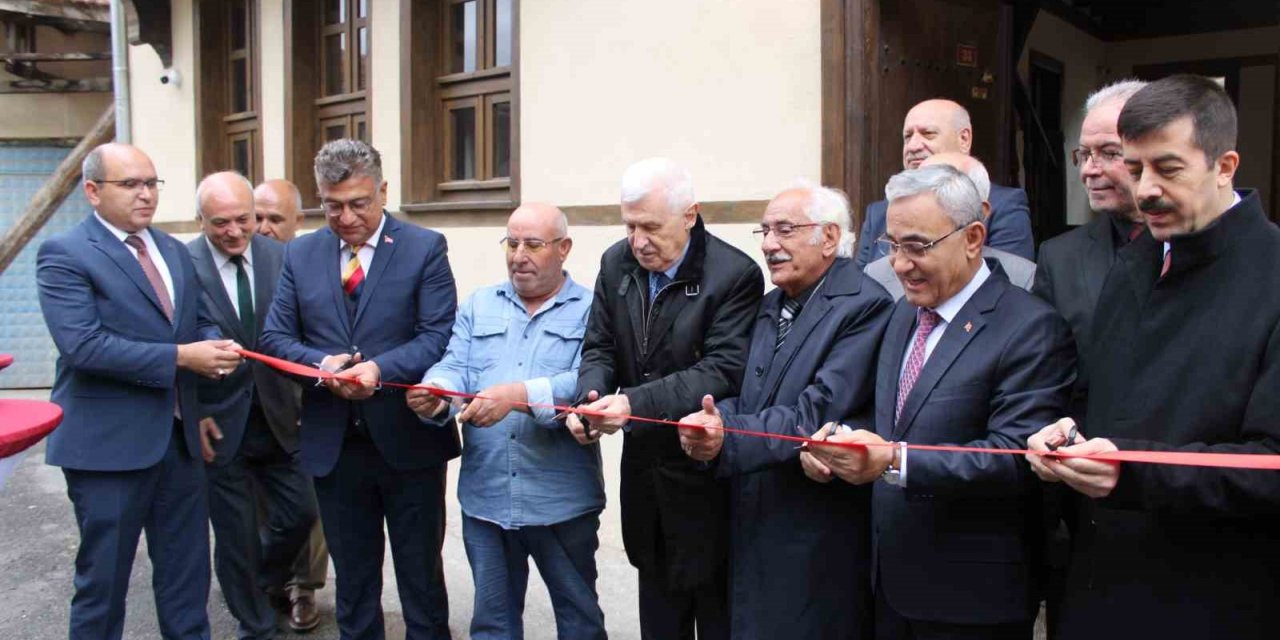 Kütahyalı merhum sanatçısı Ahmet Yakupoğlu’nun doğduğu ev restore ettirilerek müzeye dönüştürüldü