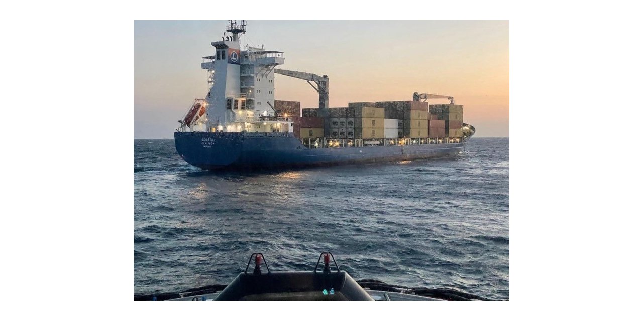 Çanakkale Boğazı’nda konteyner gemisi makine arızası yaptı