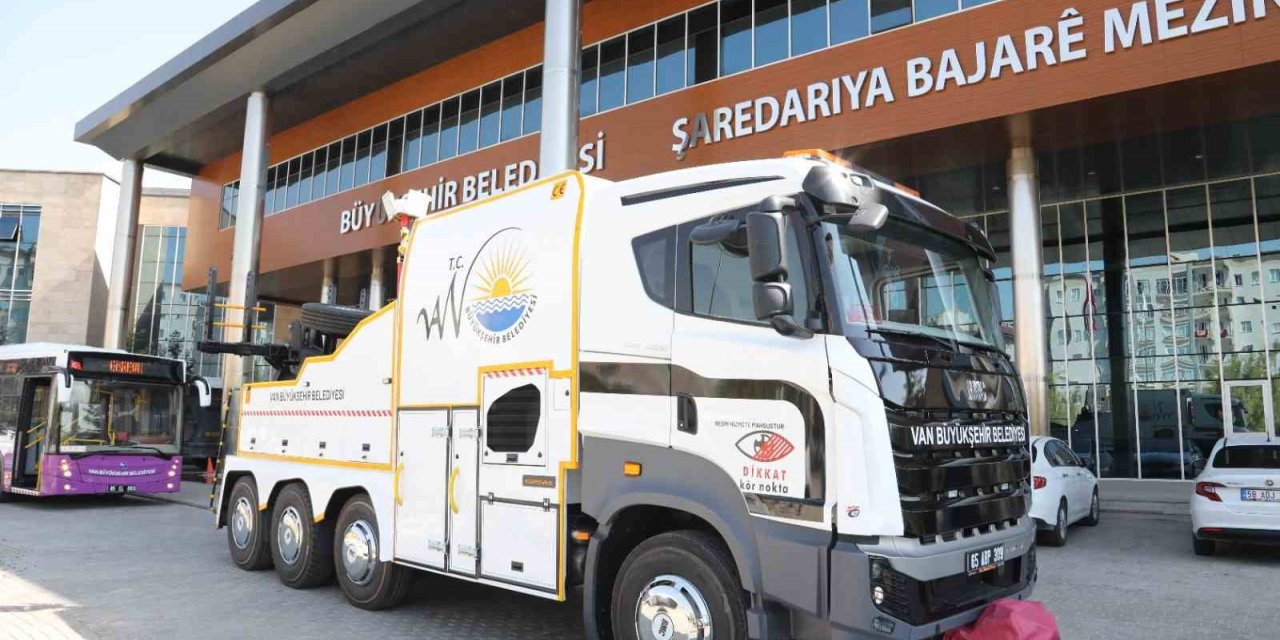 Van Büyükşehir Belediyesi otobüs kurtarma aracını envanterine kattı