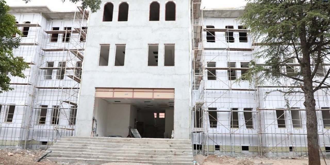 Aslanapa Hükümet Konağı yapımında sona gelindi