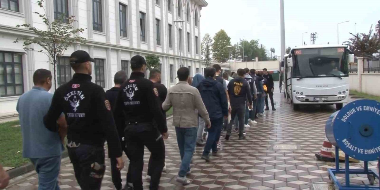 İkiz çekle araç dolandırıcılığı yapan 15 şüpheli tutuklandı