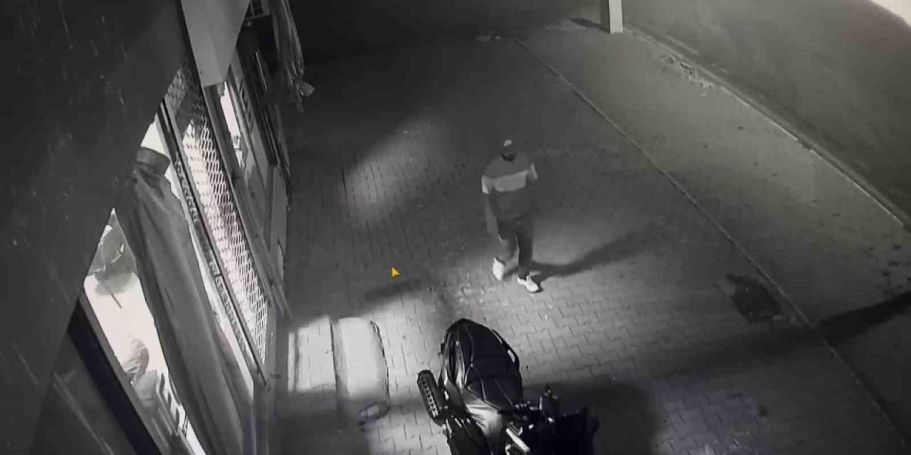 Kazaya karışan motosikleti çaldılar