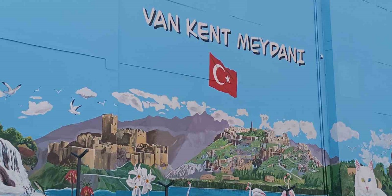Vanlı ressamlardan kent meydanına devasa resim