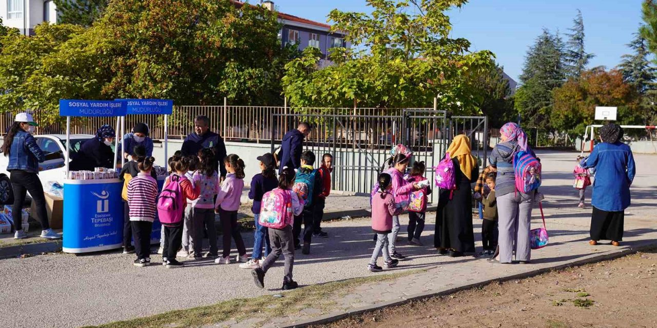 İlköğretim öğrencilerine beslenme desteği başladı