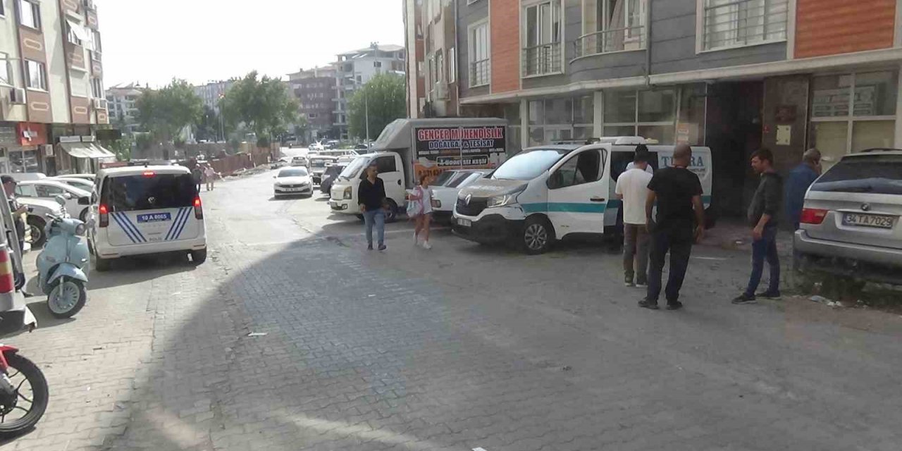 Kötü kokular gelen evden bir kişinin cansız bedeni çıktı