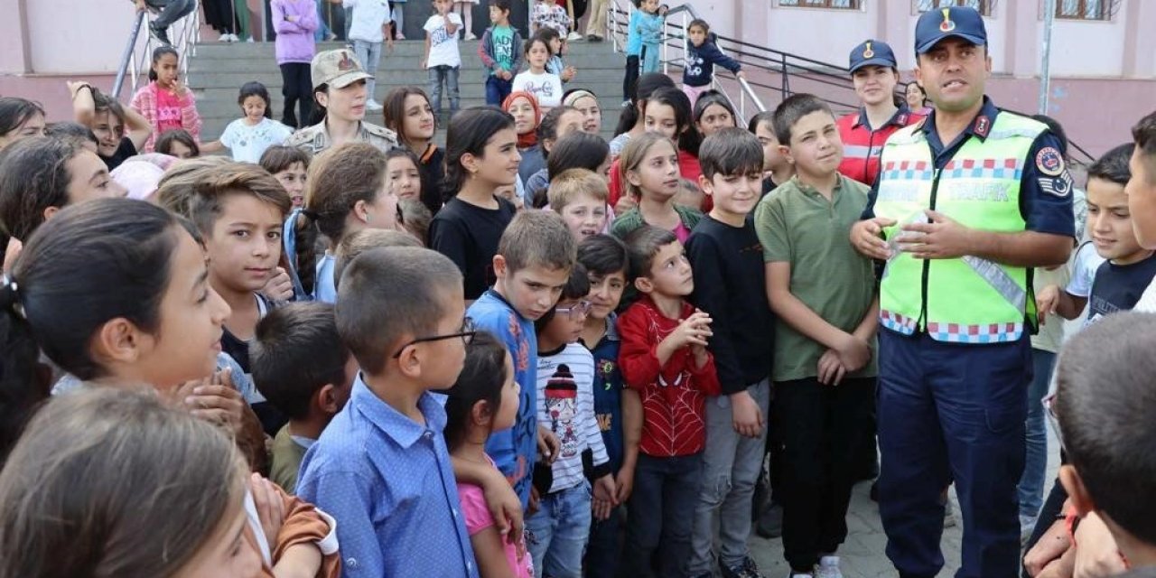 Jandarma ve emniyetten okul ve çevrelerinde denetim