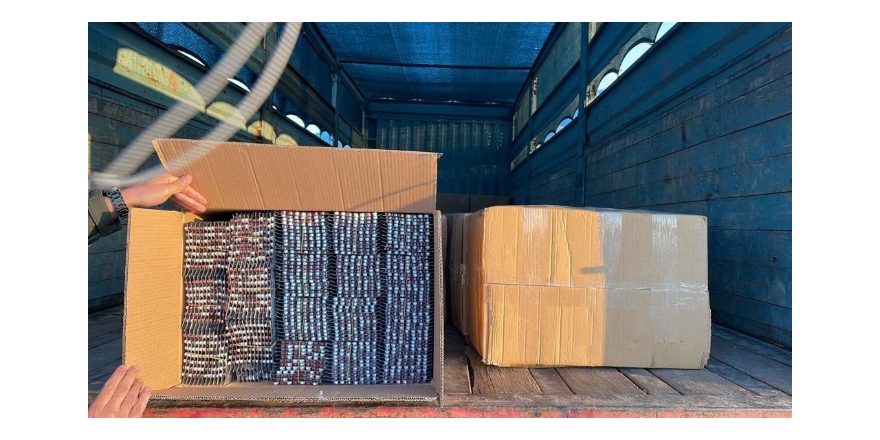 Kamyon kasasında 400 binin üzerinde sentetik ecza yakalandı