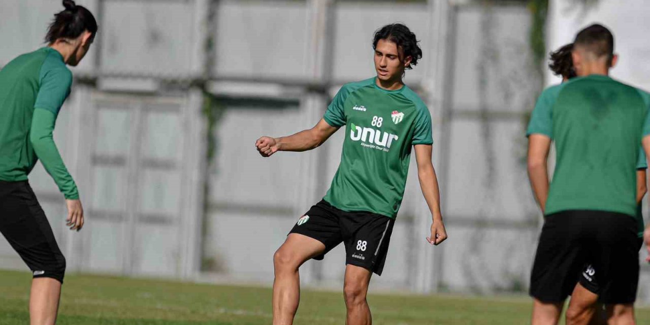 Bursaspor’a Yiğit Fidan’dan iyi haber geldi