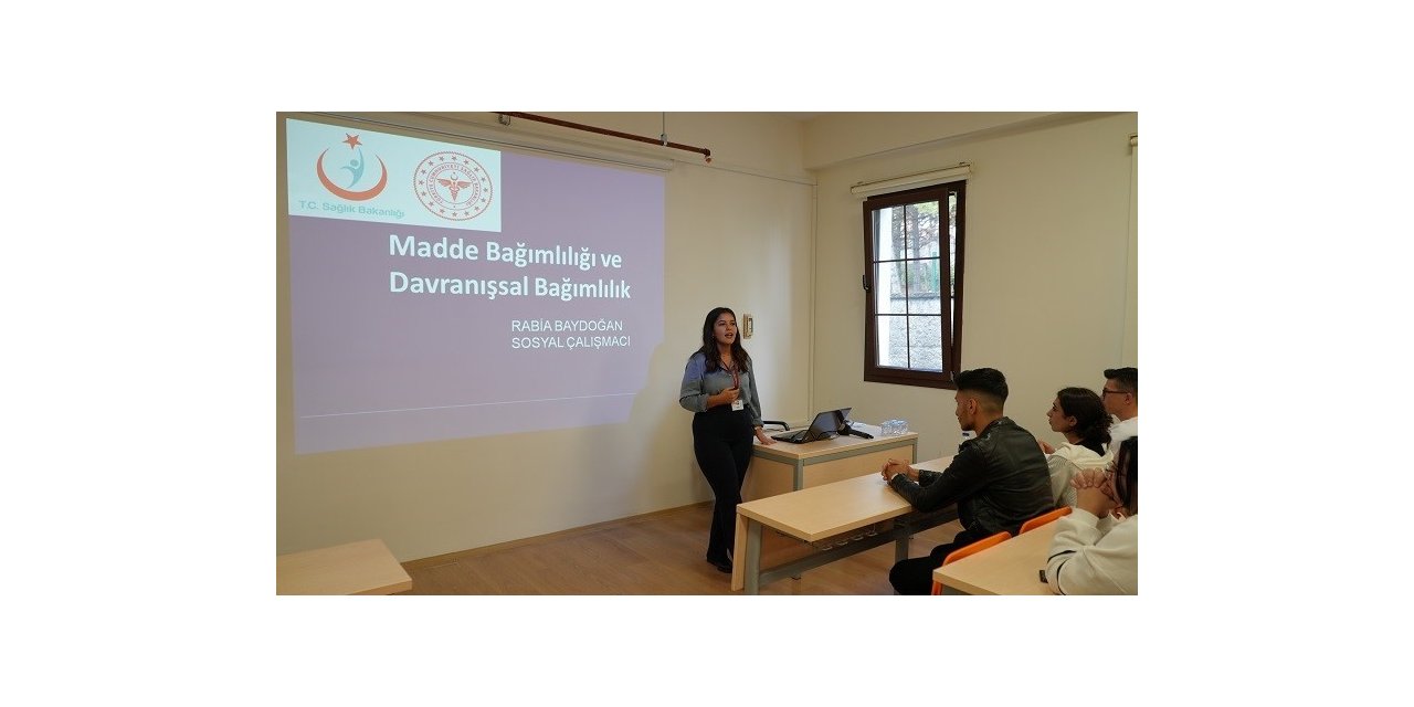 Üniversiteye yeni başlayan öğrencilere "Müptelayla Mücadele Semineri" verildi