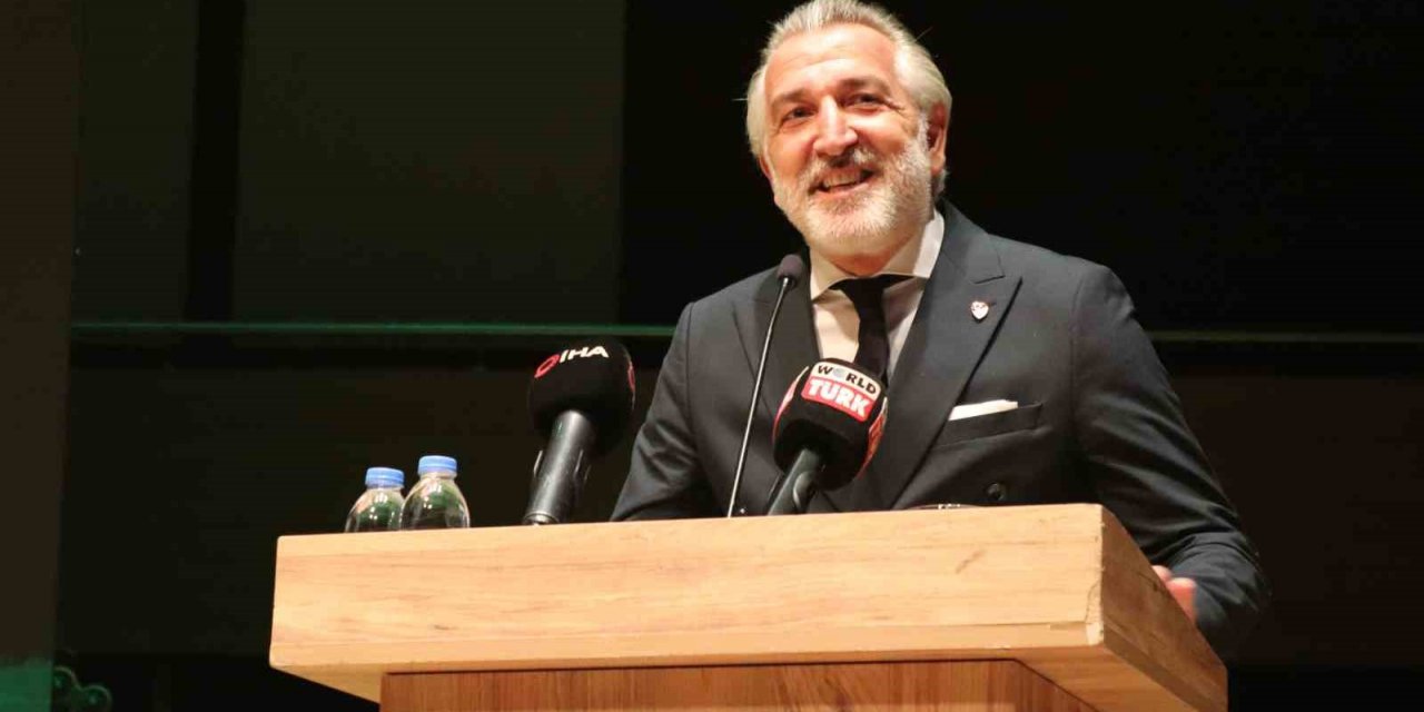 İzmir futbolunun efsaneleri bir araya geldi