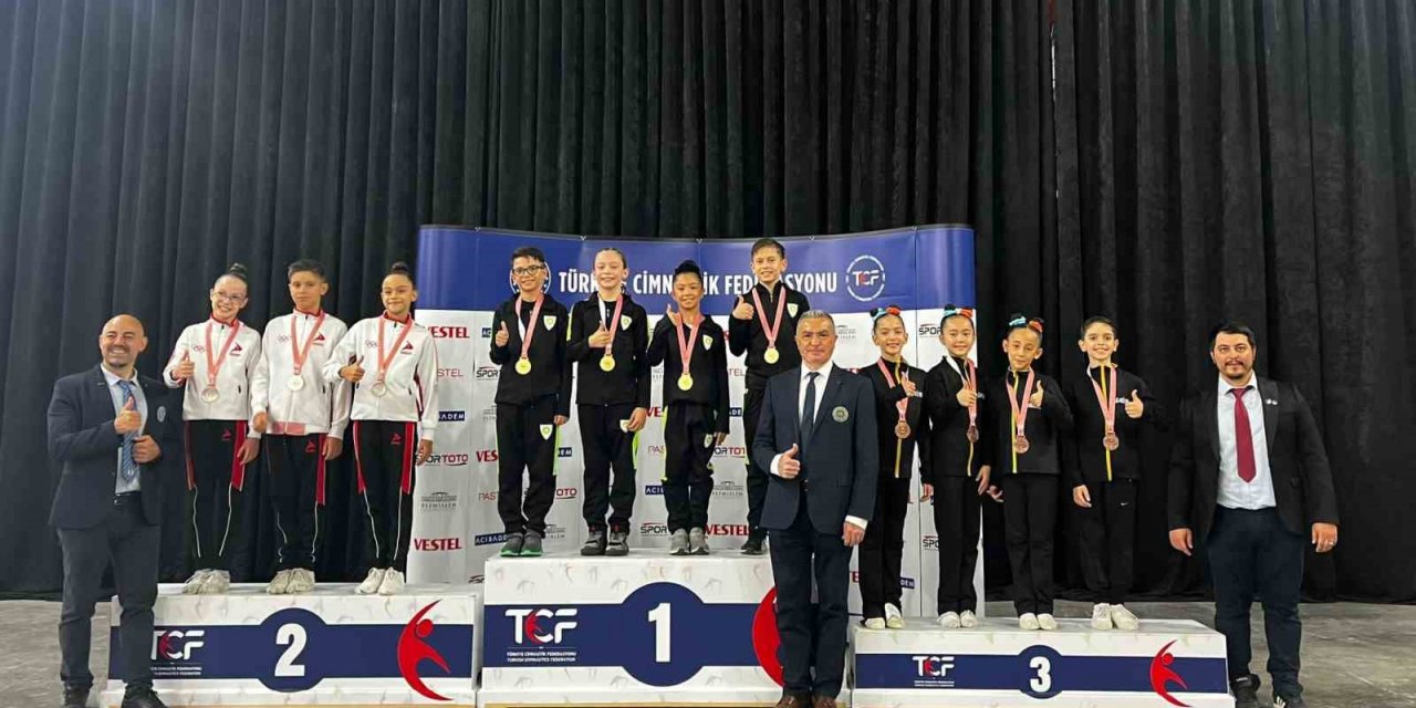 Büyükşehirli cimnastikçilerden 4 madalya 1 şampiyonluk kupası