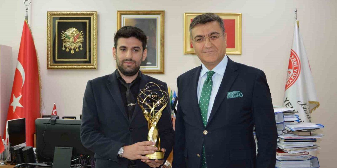 İstanbul Yeni Yüzyıl Üniversitesi öğrencisine birincilik ödülü