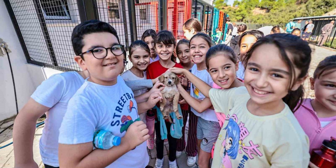 Denizli’de 4 Ekim çocuklar ve hayvanseverlerle birlikte kutlandı