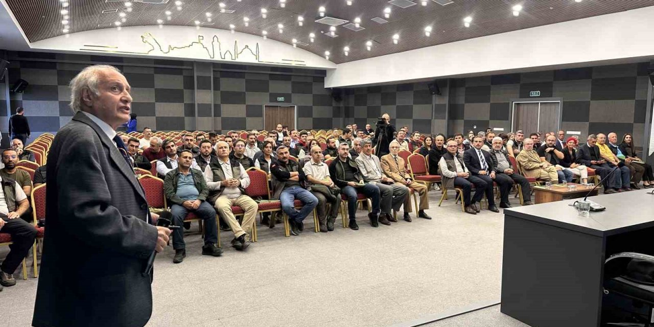 Elazığ’da “Kızılçam ve sedirin morfolojisi” semineri