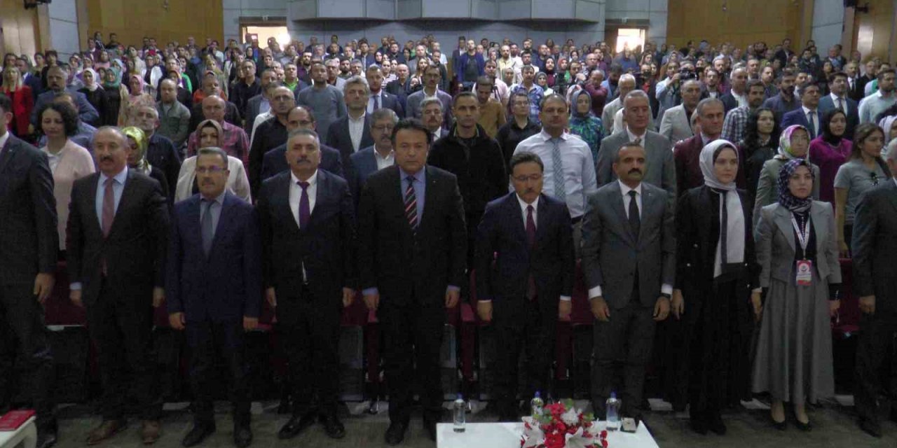 Vali Çiçek: “Şehrin yetiştirdikleri ve tarihi için de mücadele etmemiz gerekiyor”