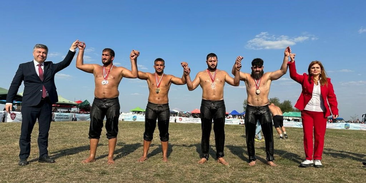 Büyükşehir pehlivanları Bulgaristan’dan başarıyla döndü