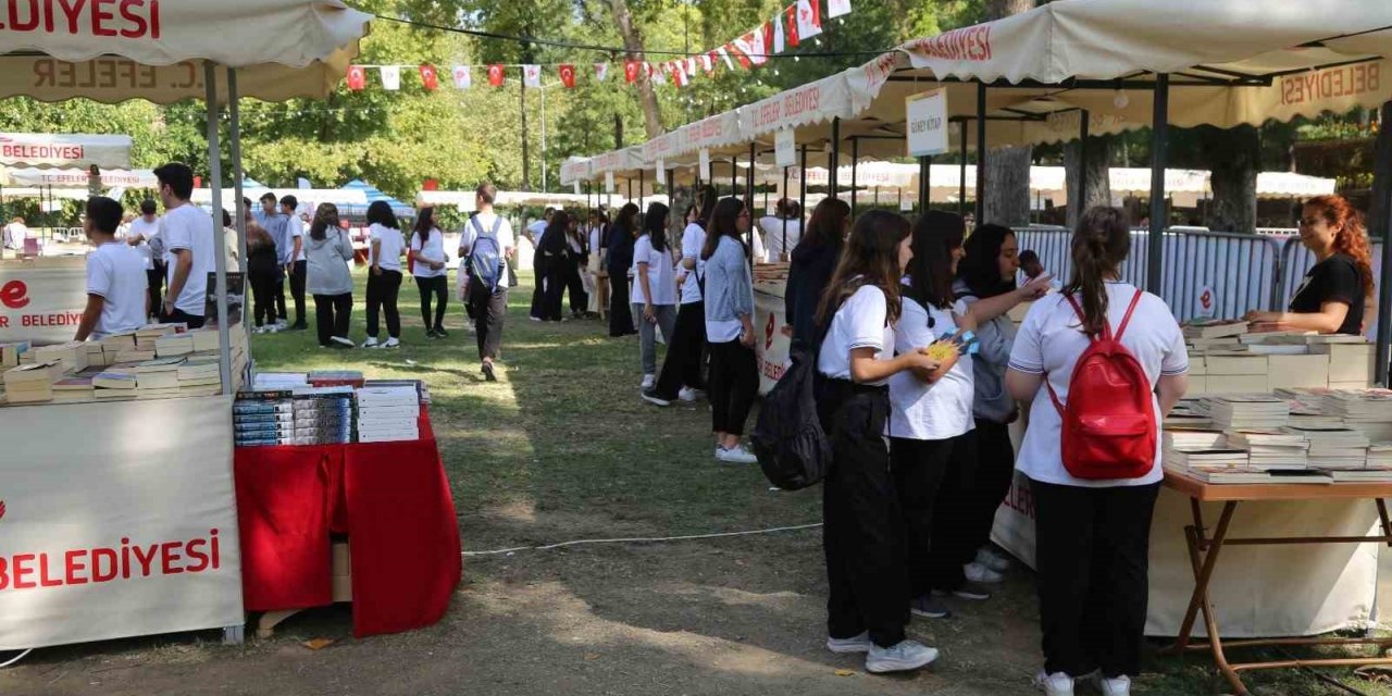 Efeler’in kitap şöleni altıncı gününde
