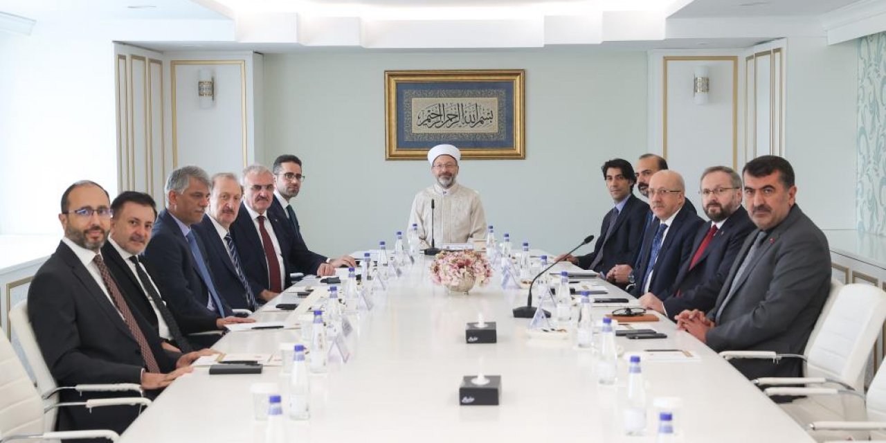 Bakanlıklararası Hac ve Umre Kurulu 2024 yılı kararları için toplandı