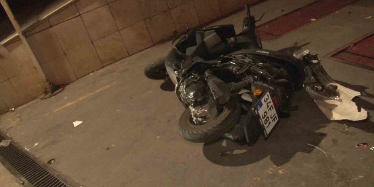 İstanbul’da minibüs ile çarpışan motosikletin sürücüsü yaralandı