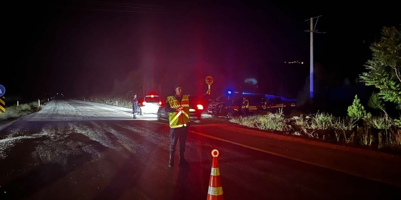 Balıkesir’de jandarmadan gece ’Huzur’ operasyonu