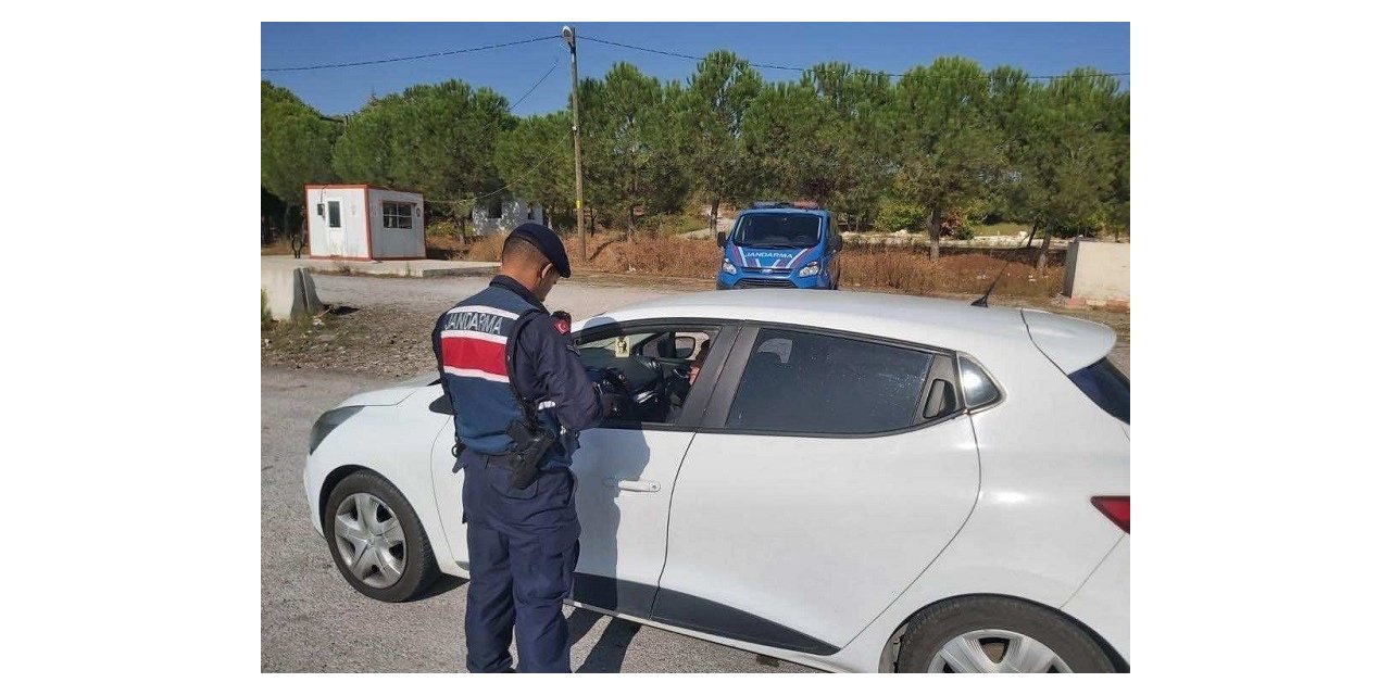 Balıkesir’de jandarmadan asayiş ve trafik uygulaması