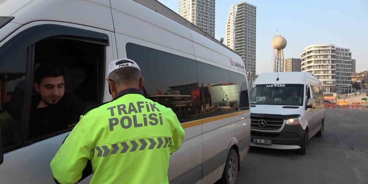 Bursa’da okul ve işçi servislerine yakın takip