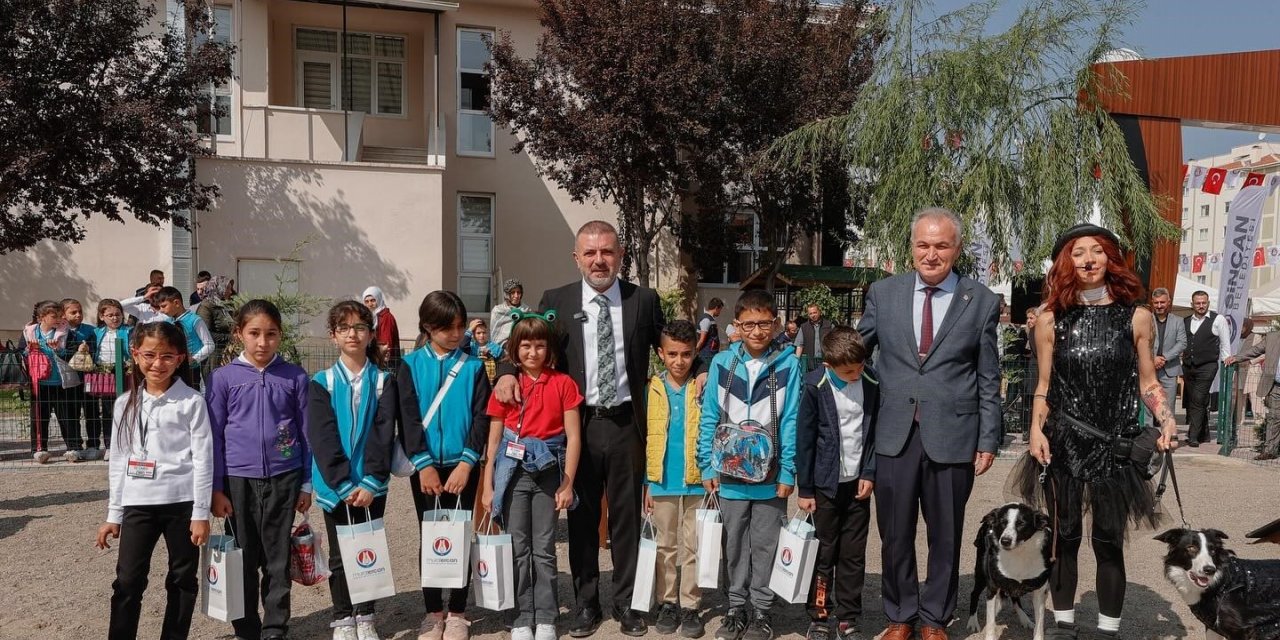 Sincan’da sevimli dostlara özel “Pati Park” açıldı