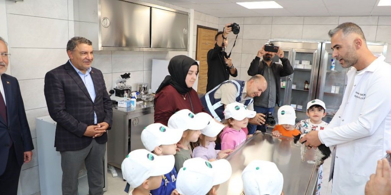 Minikler can dostlarıyla bir gün geçirdi