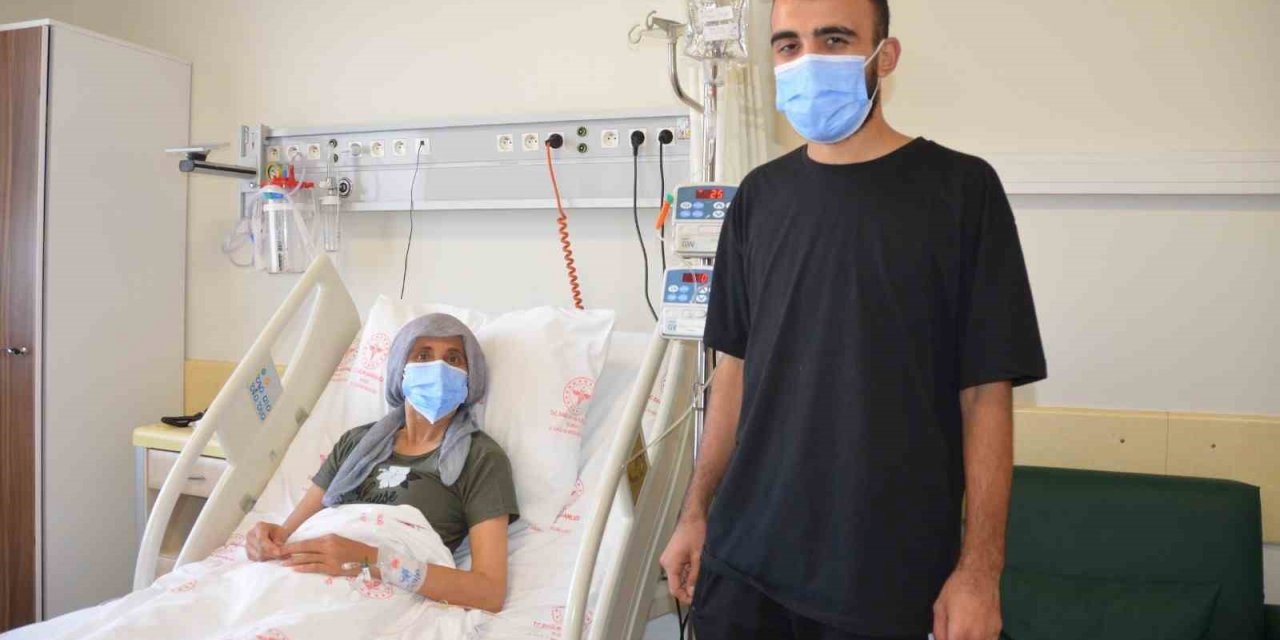 Oğlunun böbreği ile hayata tutundu