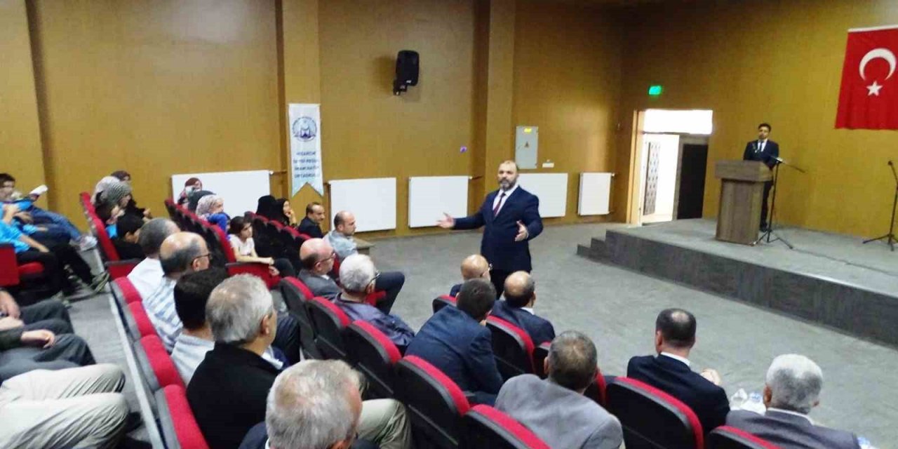 Hisarcık’ta “Peygamberimiz, iman ve istikamet” konulu konferans