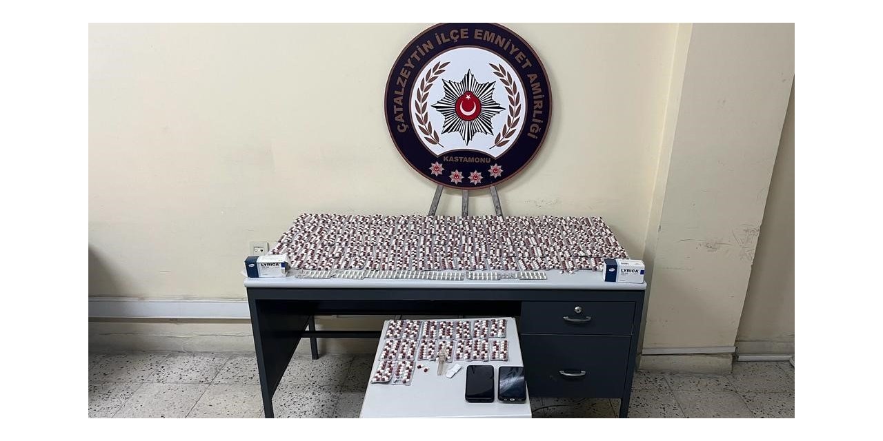 Kastamonu’da 2 bin 50 adet sentetik ecza ele geçirildi