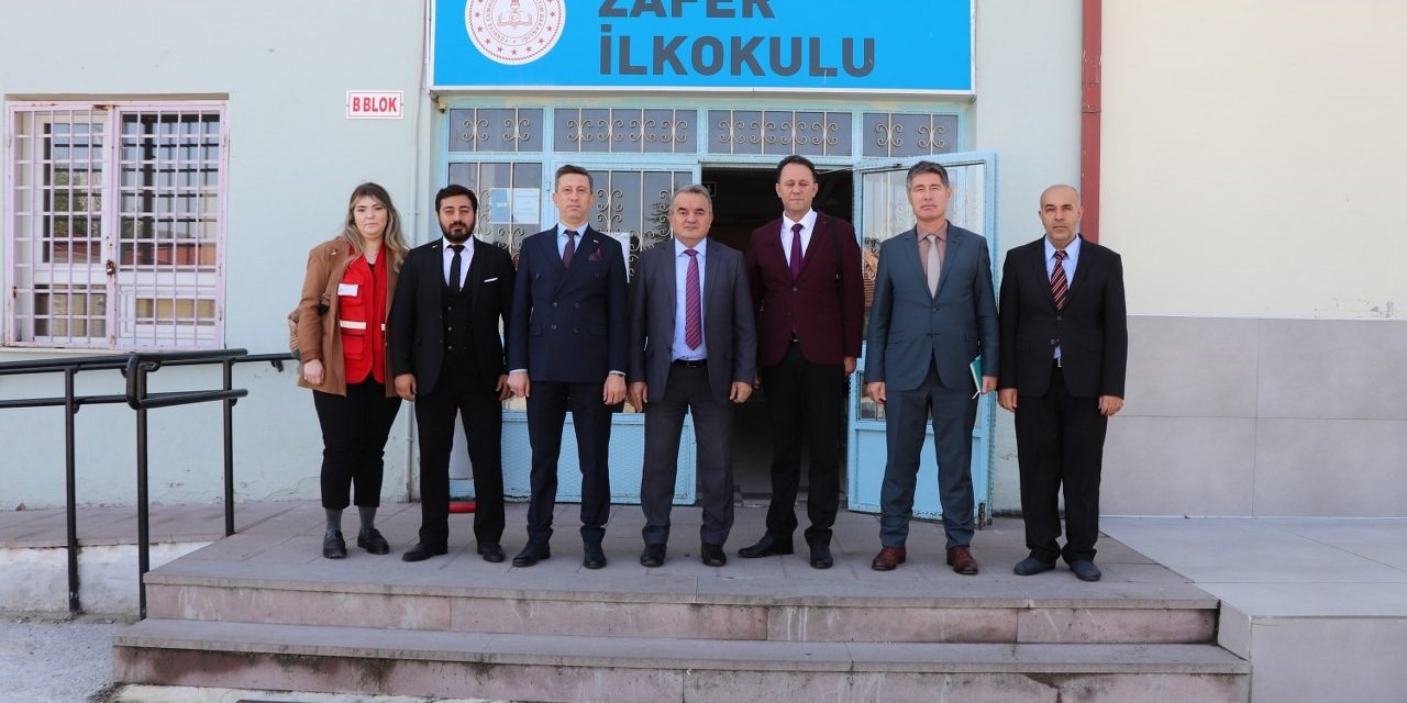 Kızılay’dan öğrencilere kırtasiye desteği