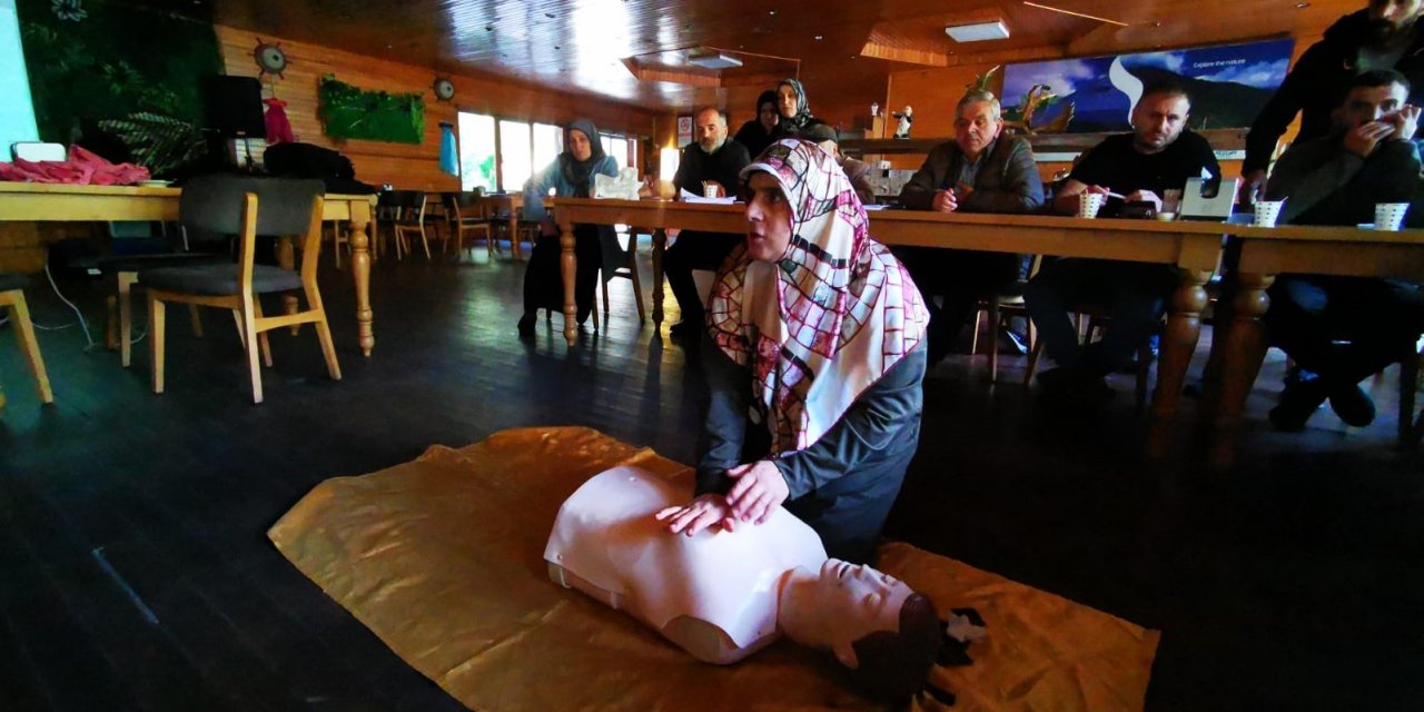 Uzungöl’deki işletmecilere ilk yardım eğitimi verildi
