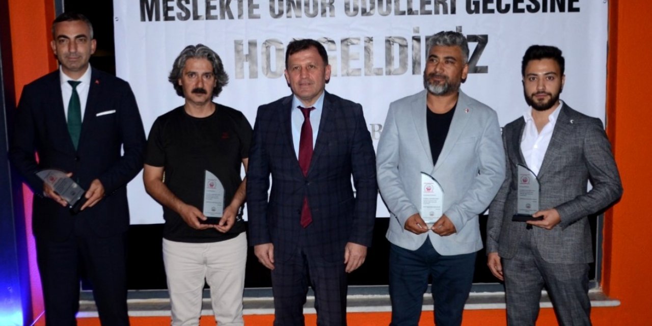 AGSYD’de onur ödülleri sahipleri ile buluştu
